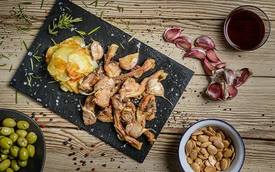 Cabrito frito con ajos Cabrito frito con ajos