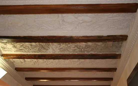 Detalle de las yeserías de la Casa del Artesano Detalle de las yeserías de la Casa del Artesano
