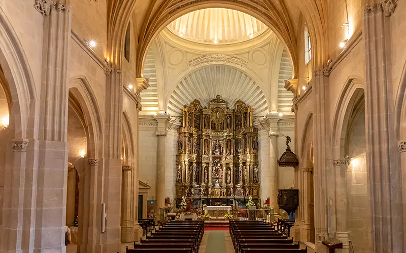 Interior de la Iglesia Mayor de Santiago