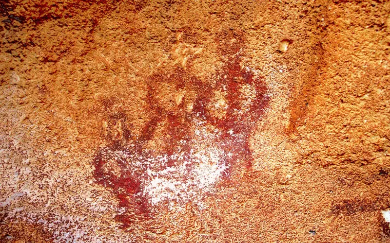 Pinturas rupestres figuras humanas en la Pedrera