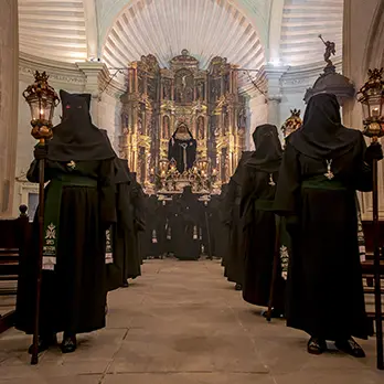 Procesión de Martes Santo con la Virgen de la Esperanza Procesión de Martes Santo con la Virgen de la Esperanza
