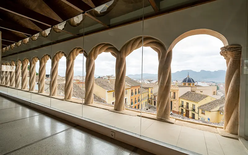 Vista desde la planta tercera del Museo Jerónimo Molina sección de aarqueología Vista desde la planta tercera del Museo Jerónimo Molina sección de aarqueología