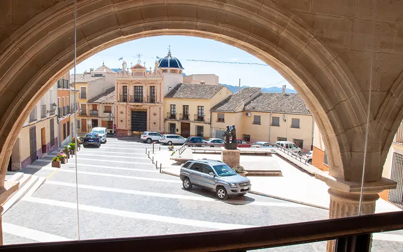 Vista de la Plaza de Arriba desde el Museo Arqueológico Vista de la Plaza de Arriba desde el Museo Arqueológico